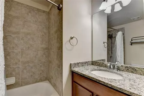 Bath - 460 Espy St, Buford, GA 30518 photo 7 of 11