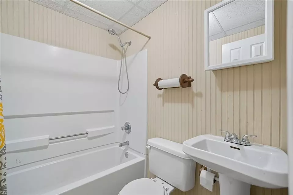 Bath - 106 Saddle Ridge Trl, Jasper, GA 30143 photo 5 of 5