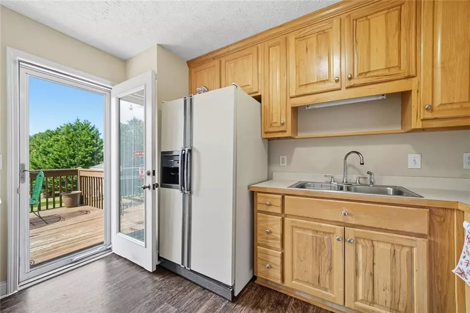 Kitchen - 106 Saddle Ridge Trl, Jasper, GA 30143 photo 3 of 3