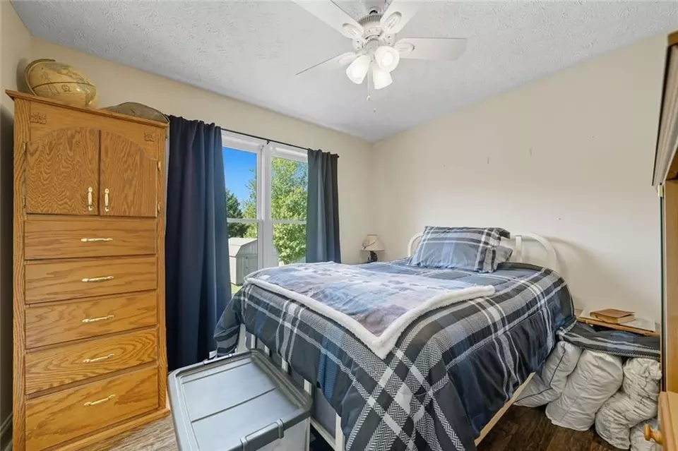 Bedroom - 106 Saddle Ridge Trl, Jasper, GA 30143 photo 2 of 3