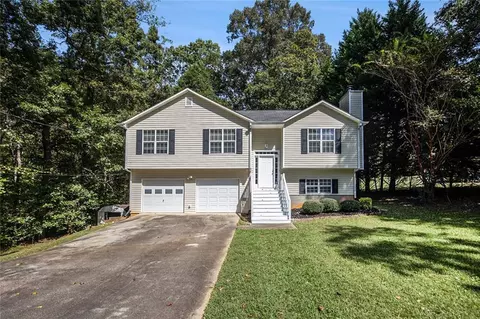6560 Chickasaw Dr, Douglasville, GA 30135