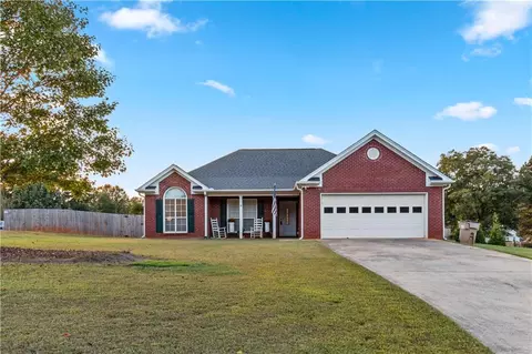 1016 Easy St, Winder, GA 30680