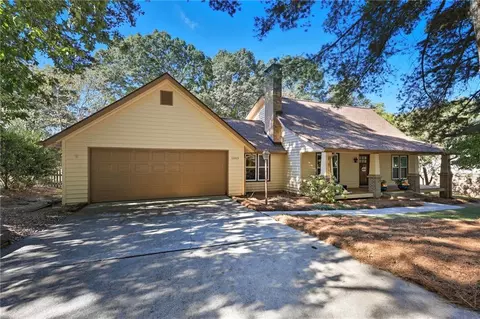 1065 Longview Dr, Gainesville, GA 30501