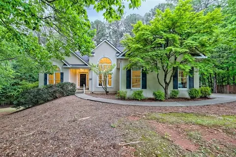 521 Crabapple Rd, Clarkesville, GA 30523