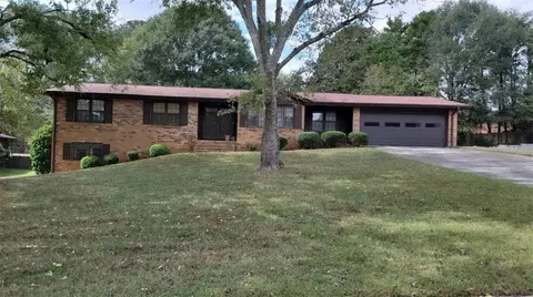 689 N Kingsley Dr N, Lithia Springs, GA 30122