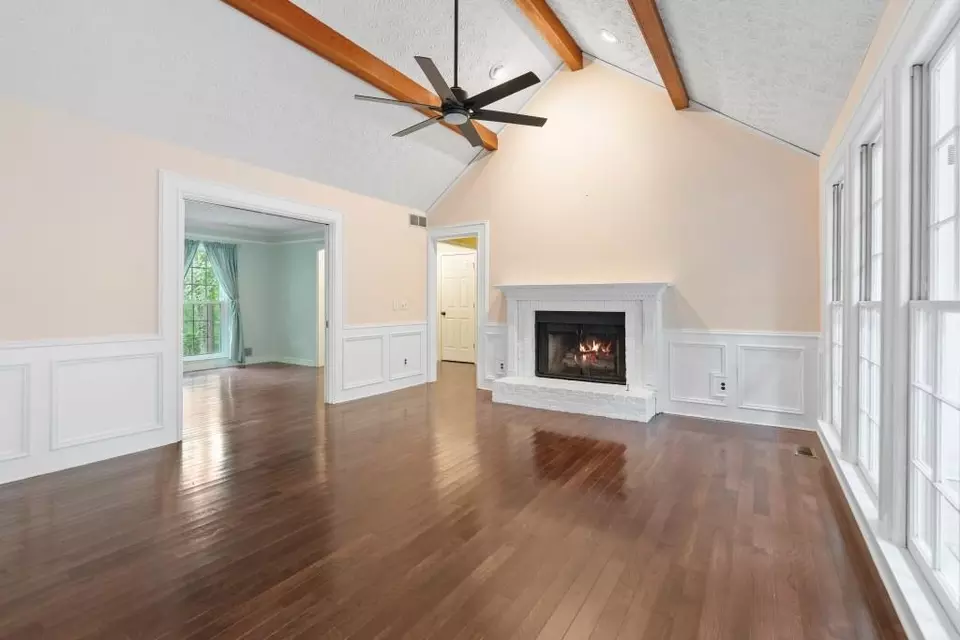 Living - 11790 Highland Colony Dr, Roswell, GA 30075 photo 5 of 7