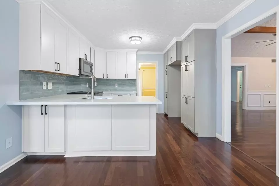 Kitchen - 11790 Highland Colony Dr, Roswell, GA 30075 photo 3 of 3