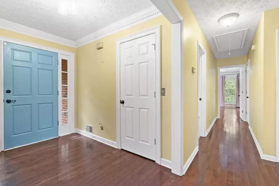 Entry Way - 11790 Highland Colony Dr, Roswell, GA 30075 photo 2 of 2