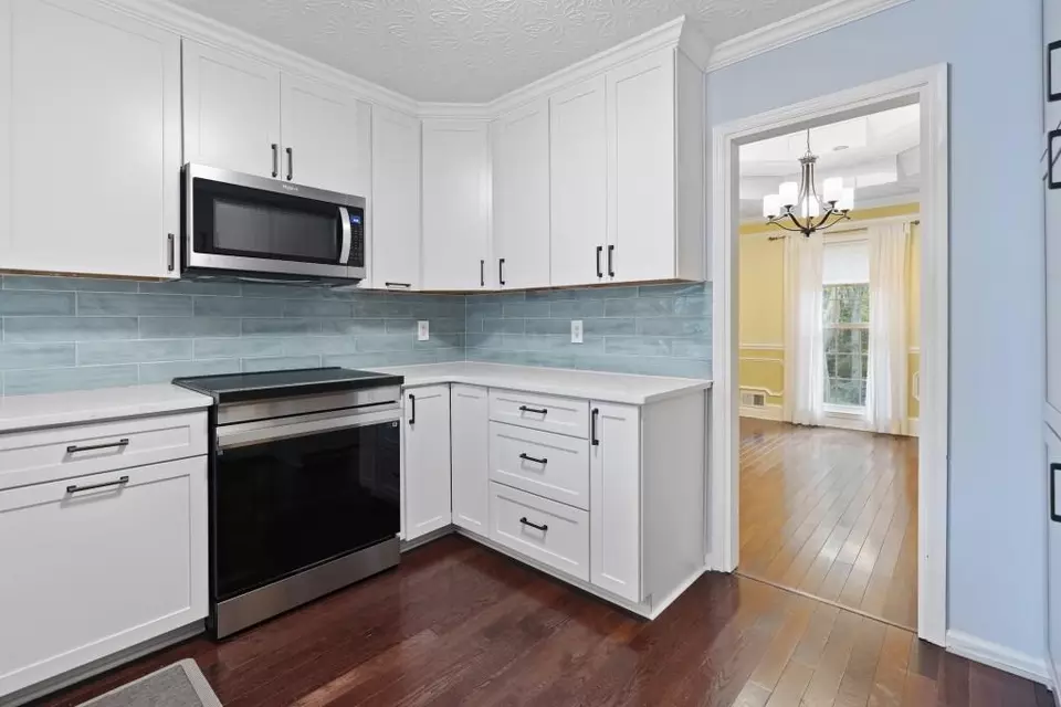 Kitchen - 11790 Highland Colony Dr, Roswell, GA 30075 photo 2 of 3