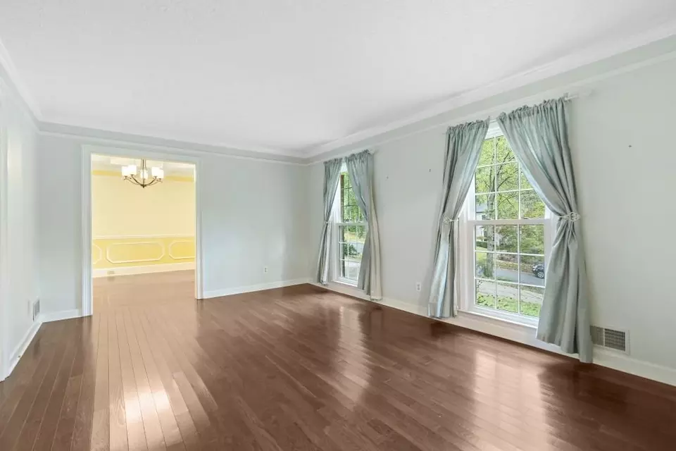 Living - 11790 Highland Colony Dr, Roswell, GA 30075 photo 1 of 7