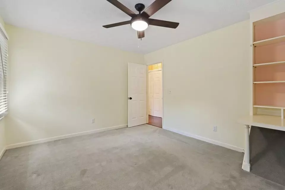 Bedroom - 11790 Highland Colony Dr, Roswell, GA 30075 photo 4 of 6