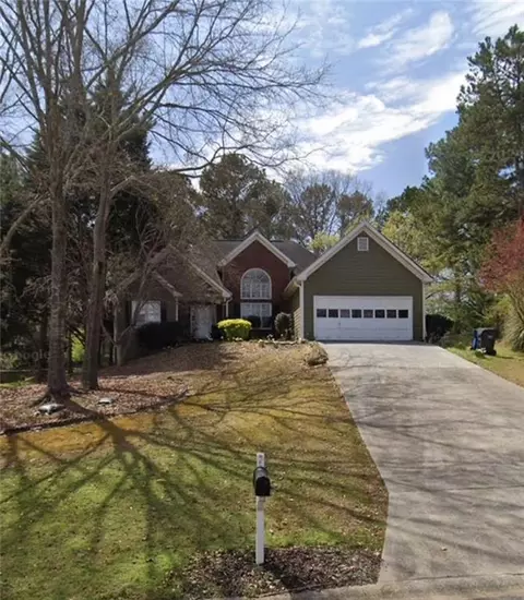 1480 Smoke Hill Dr, Hoschton, GA 30548