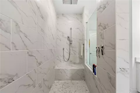 Bath - 3227 Bartee Walk, Suwanee, GA 30024 photo 4 of 7