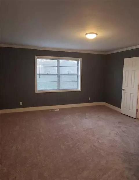 101 3rd St, Barnesville, GA 30204 photo 13