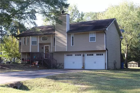 2063 Blackberry Ln, Auburn, GA 30011