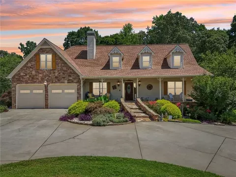 5492 Twin Oak Dr, Douglasville, GA 30135