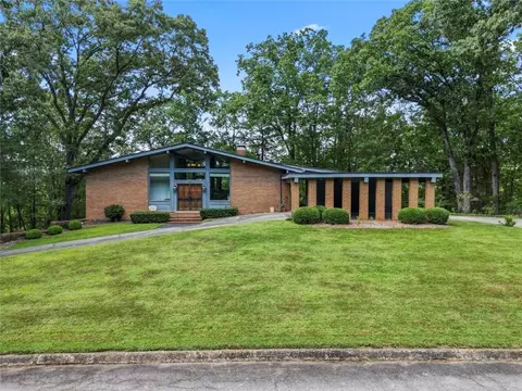 624 Sunset Dr, Manchester, GA 31816