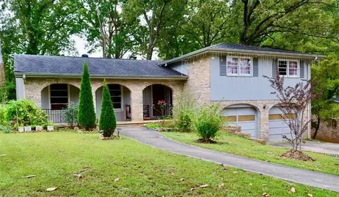 4027 Stoneview Cir, Stone Mountain, GA 30083
