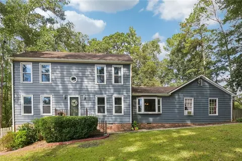 232 Sarann Ct NW, Lilburn, GA 30047