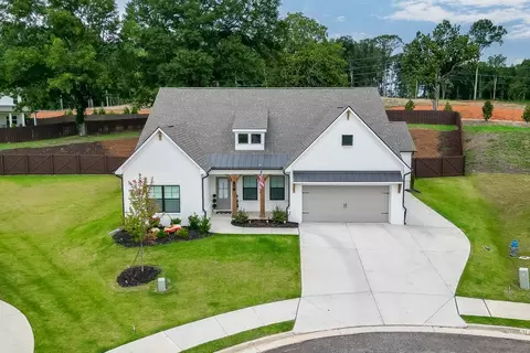 35 Rose Walk Ct, Hoschton, GA 30548