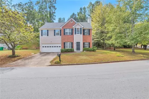 930 Shadow Lake Dr, Lithonia, GA 30058