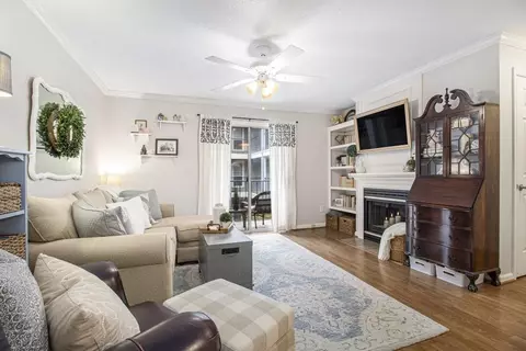 106 Granville Ct, Atlanta, GA 30328