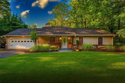 2956 Spring Lake Dr, Buford, GA 30519