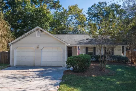 922 Riverstone Way, Woodstock, GA 30188
