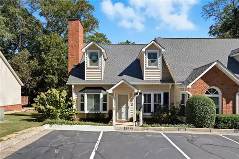 1052 Sasha Ln, Roswell, GA 30075