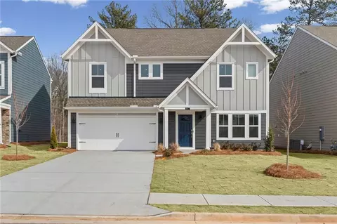 847 Crystal Lake Pkwy, Hoschton, GA 30548