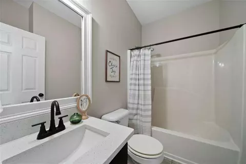 Bath - 1 Heather Cir, Cave Spring, GA 30124 photo 2 of 2