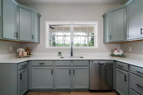 Kitchen - 1 Heather Cir, Cave Spring, GA 30124 photo 3 of 3