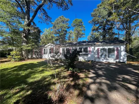 317 Lakeview Dr, Bremen, GA 30110