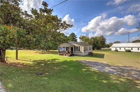 677 Poplar Springs Rd, Adairsville, GA 30103