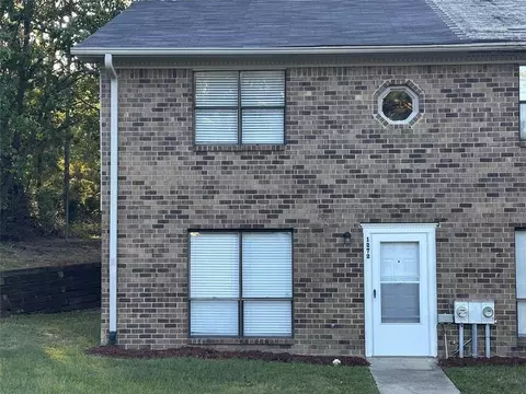 1272 Lakeview Dr NW, Conyers, GA 30012