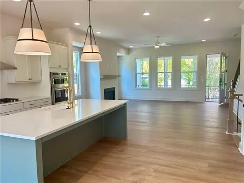 1043 Dryden Ln, Atlanta, GA 30319