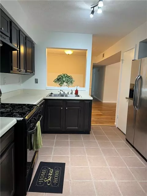 Kitchen - 6449 Pinebark Way, Morrow, GA 30260 photo 2 of 3