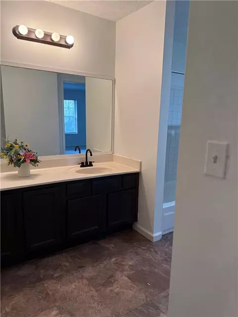 Bath - 6449 Pinebark Way, Morrow, GA 30260 photo 1 of 3