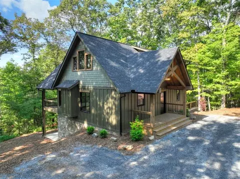 201 Plantation Ln, Blue Ridge, GA 30513