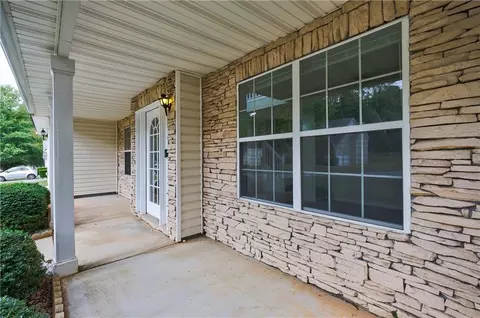 Exterior - 6160 Redtop Loop, Fairburn, GA 30213 photo 7 of 13