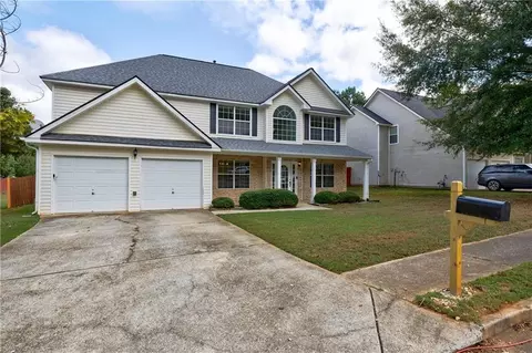 Exterior - 6160 Redtop Loop, Fairburn, GA 30213 photo 5 of 13