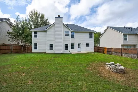 Exterior - 6160 Redtop Loop, Fairburn, GA 30213 photo 11 of 13