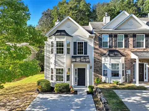 5226 Birch Ct, Oakwood, GA 30566
