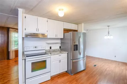 Kitchen - 450 Griffith Ave, Jasper, GA 30143 photo 2 of 6