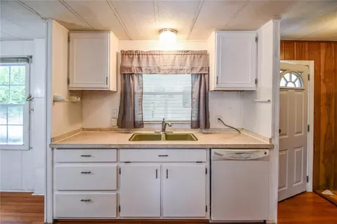 Kitchen - 450 Griffith Ave, Jasper, GA 30143 photo 6 of 6