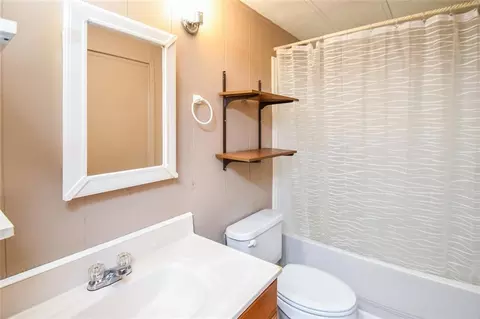 Bath - 450 Griffith Ave, Jasper, GA 30143 photo 7 of 7