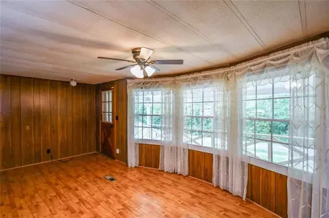 Living - 450 Griffith Ave, Jasper, GA 30143 photo 7 of 8