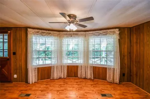 Living - 450 Griffith Ave, Jasper, GA 30143 photo 8 of 8