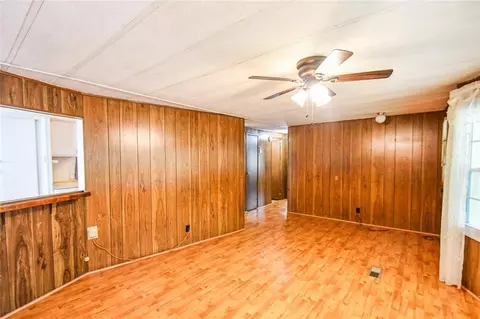 Living - 450 Griffith Ave, Jasper, GA 30143 photo 5 of 8