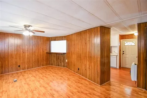 Living - 450 Griffith Ave, Jasper, GA 30143 photo 3 of 8